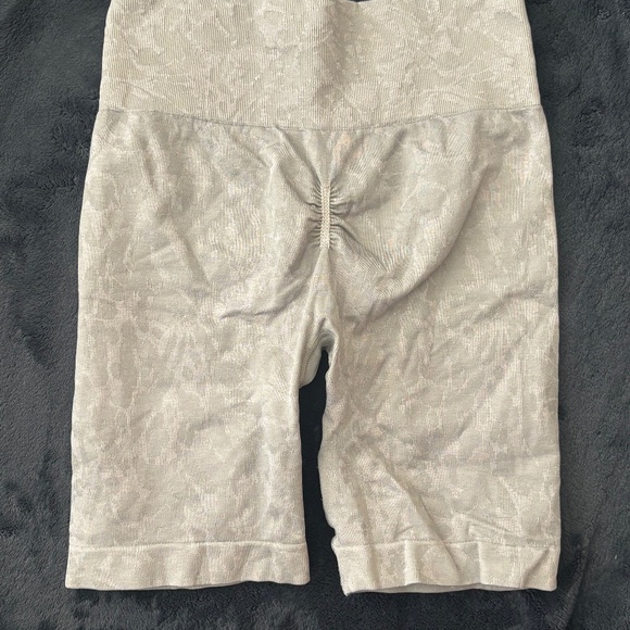 Gymshark Adapt Animal Seamless Shorts - S - Picture 2 of 3